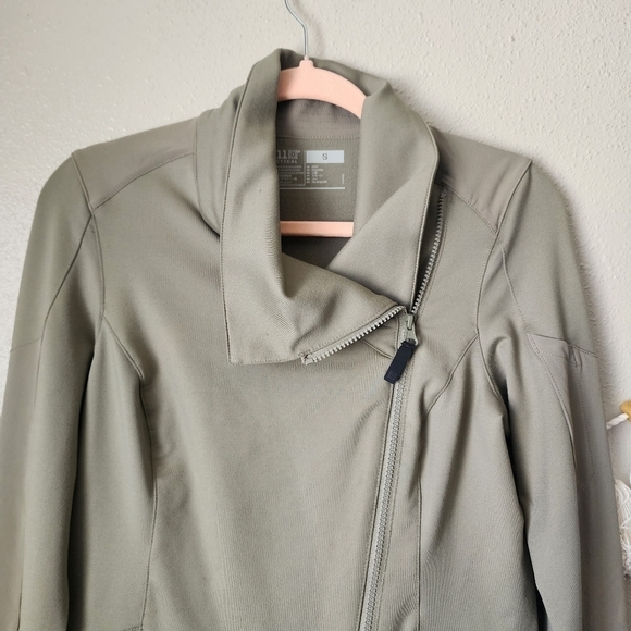 5.11 Tactical Overlay Thumb Holes Zip Up Active Wear Jacket Green Sweat Wicking - Picture 10 of 14